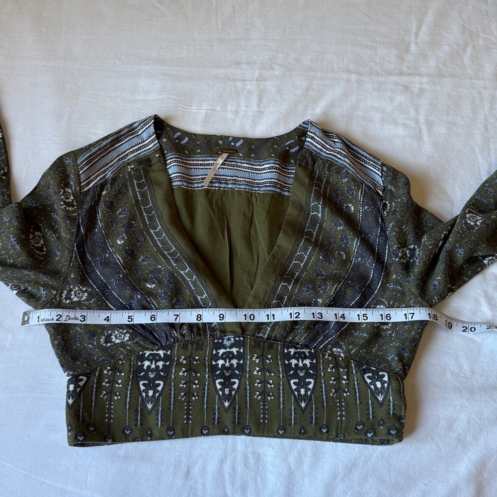 Free People Olive & Blue Patterned V-Neck Cropped Top - Picture 8 of 11